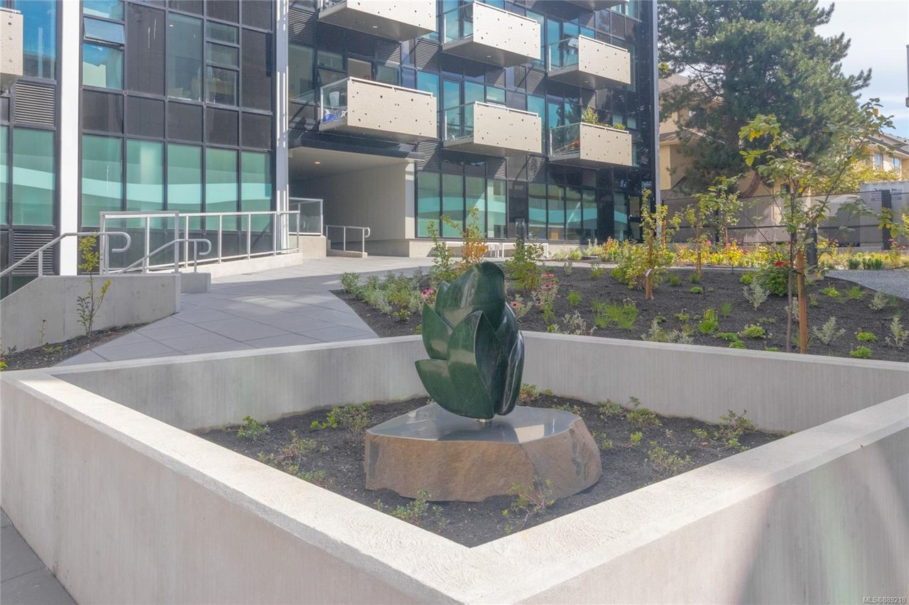 N302-1105 Pandora Ave