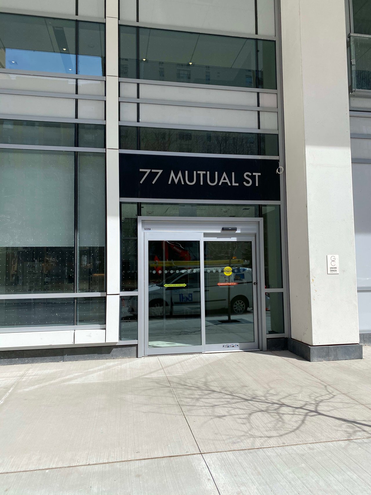 77 Mutual St W, Unit 2206