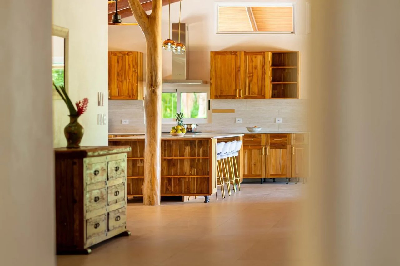 Casa Blanca: Luxury Oceanview 4 Bedroom Uvita Home