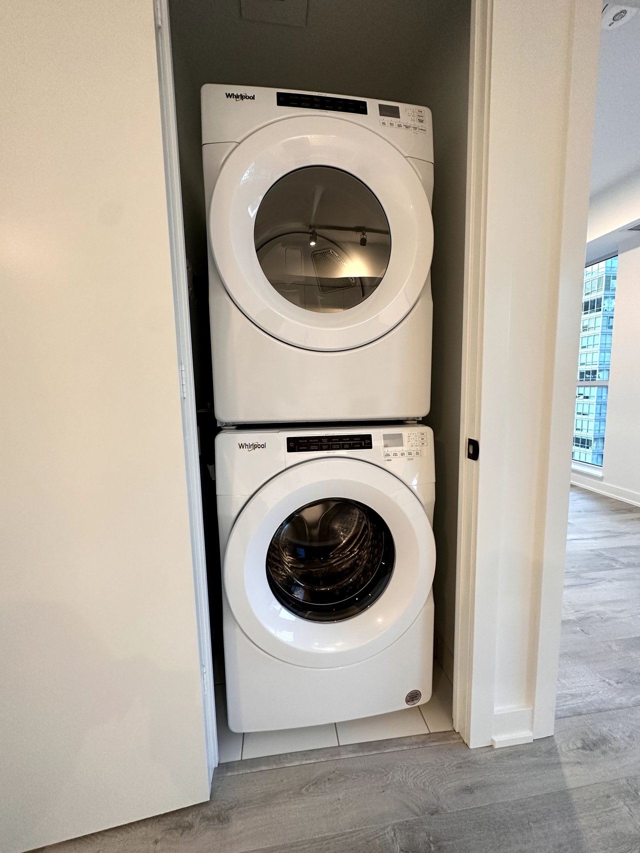 327 King St W, Unit 3601