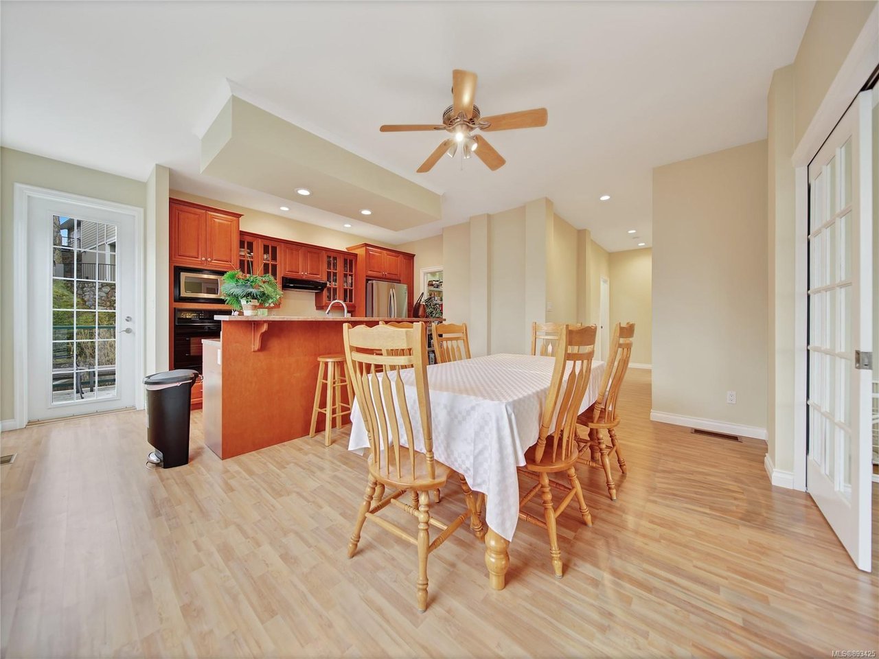 1260 Rockhampton Close