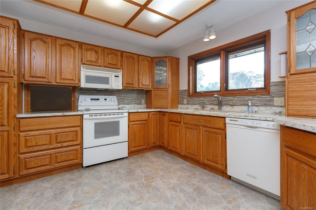 805 Summerwood Pl