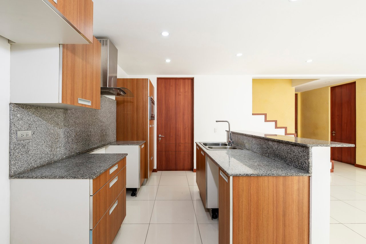 Contemporary Terrace Townhouse, Santa Ana, San Jose