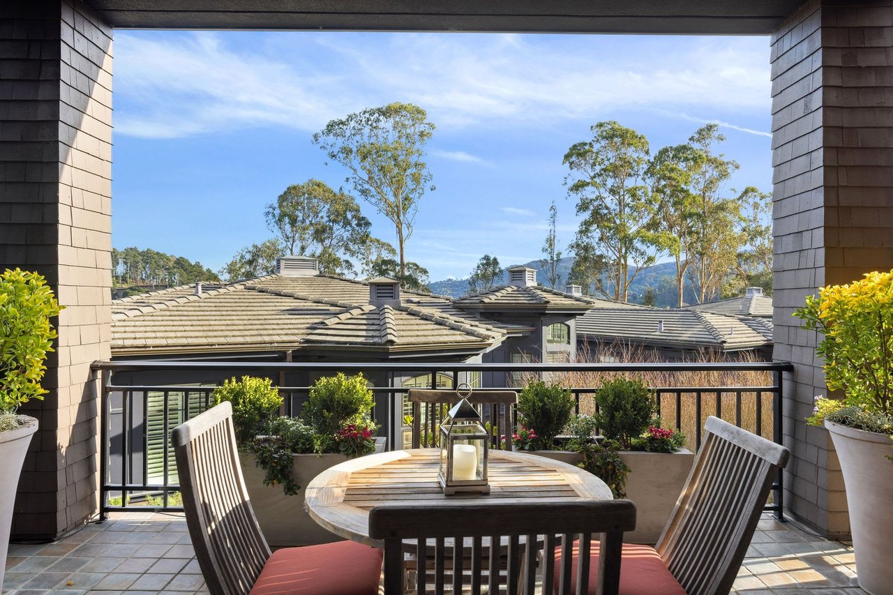 54 De Silva Island Drive