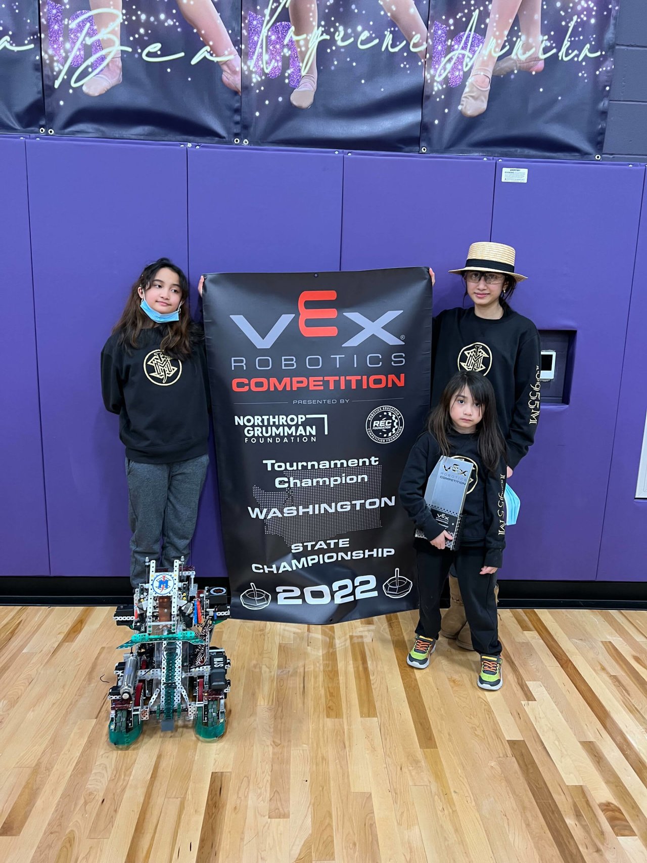 Oak Harbor family to compete in world robotics championship