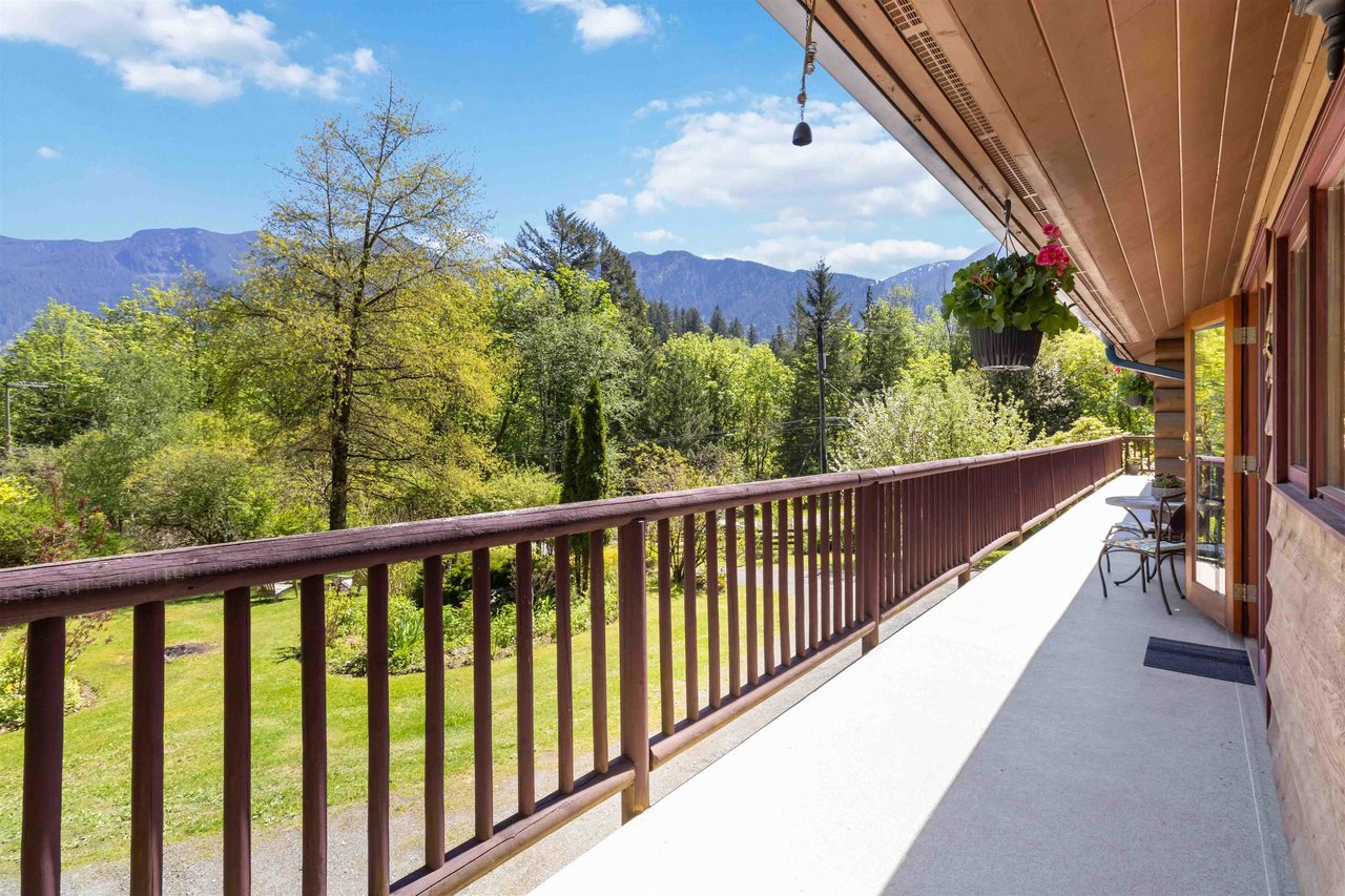 1621 Columbia Valley Rd