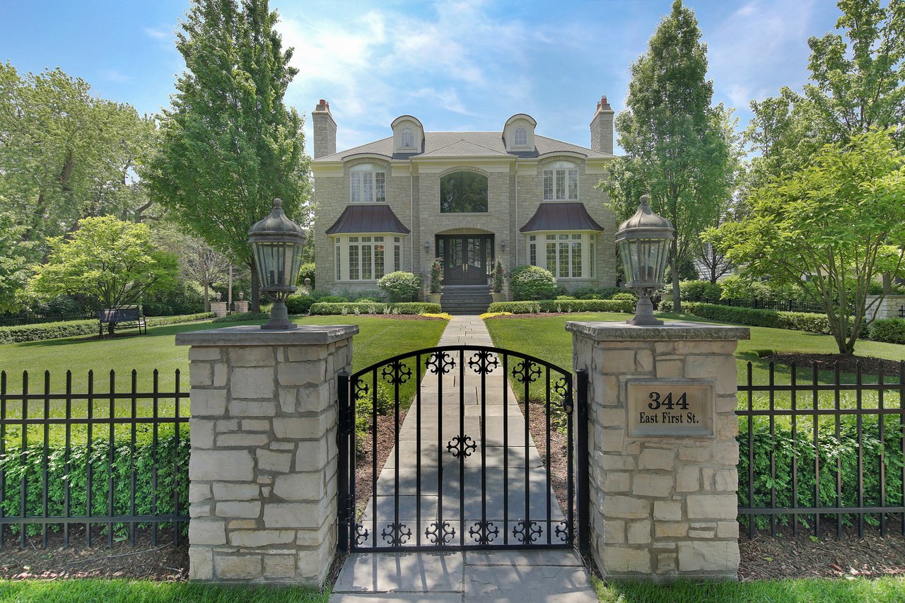 This Sophisticated Home Features A Commanding Presence 