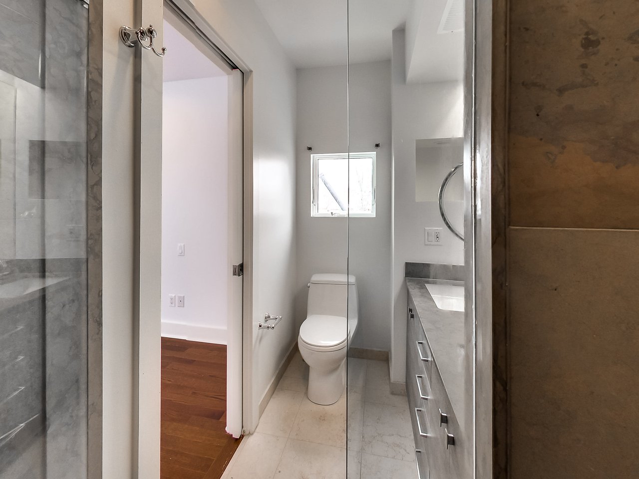418 Brunswick Ave Upper