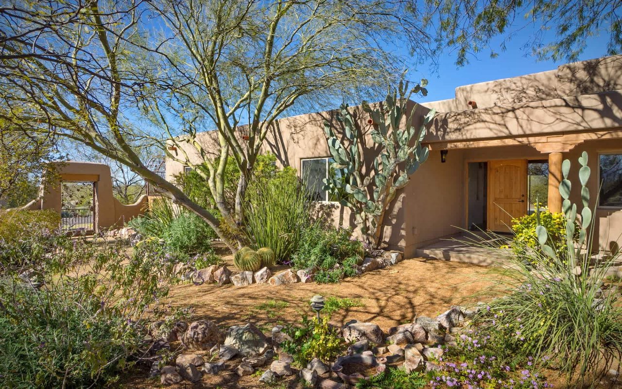 Perfect Desert Oasis, Santa Fe Estate