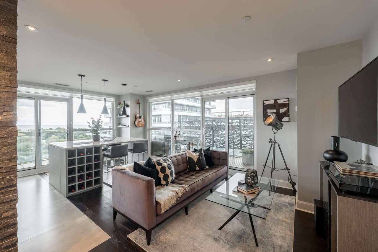 33 Shore Breeze Dr 510