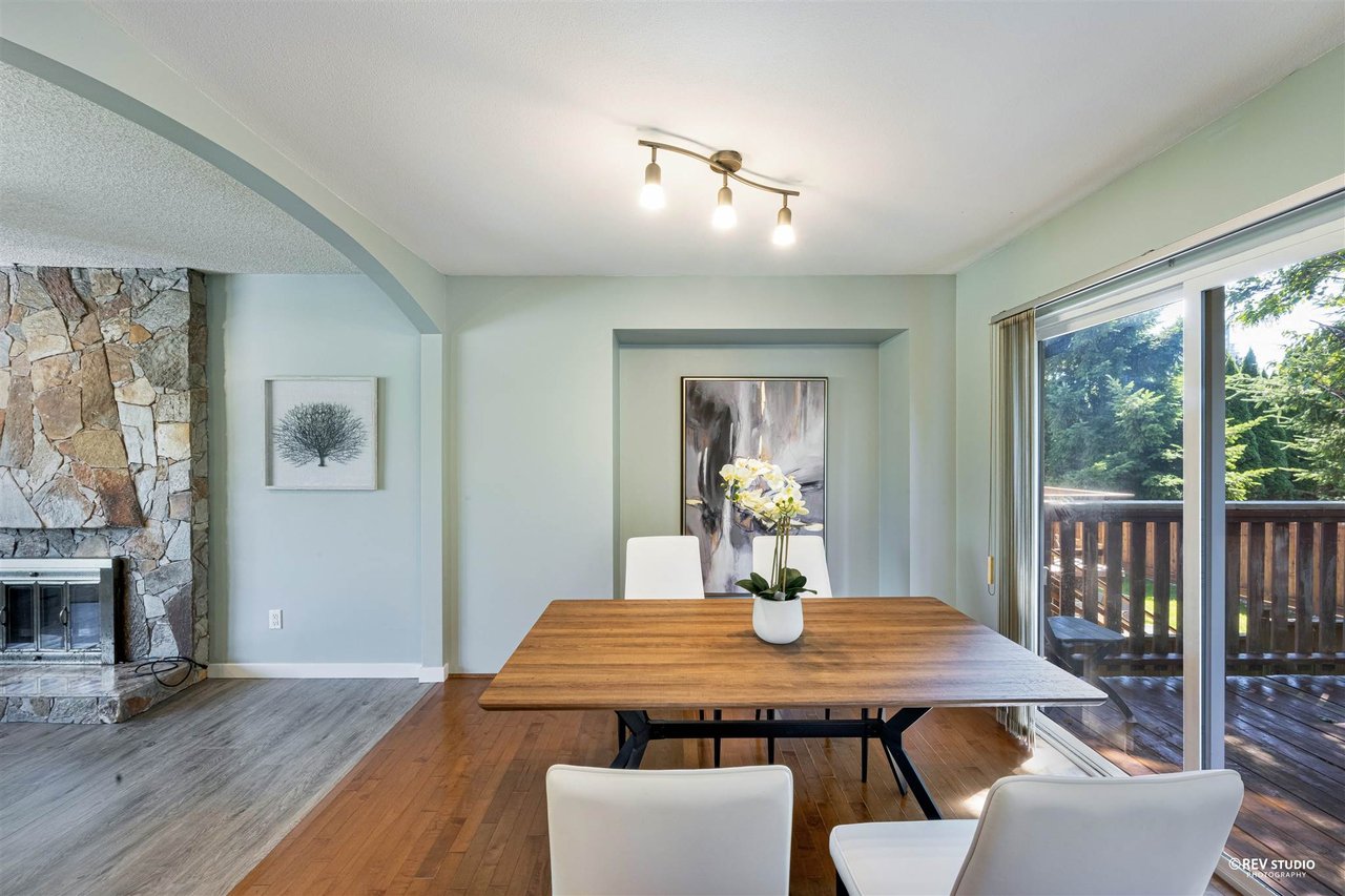 3162 Bute Cres
