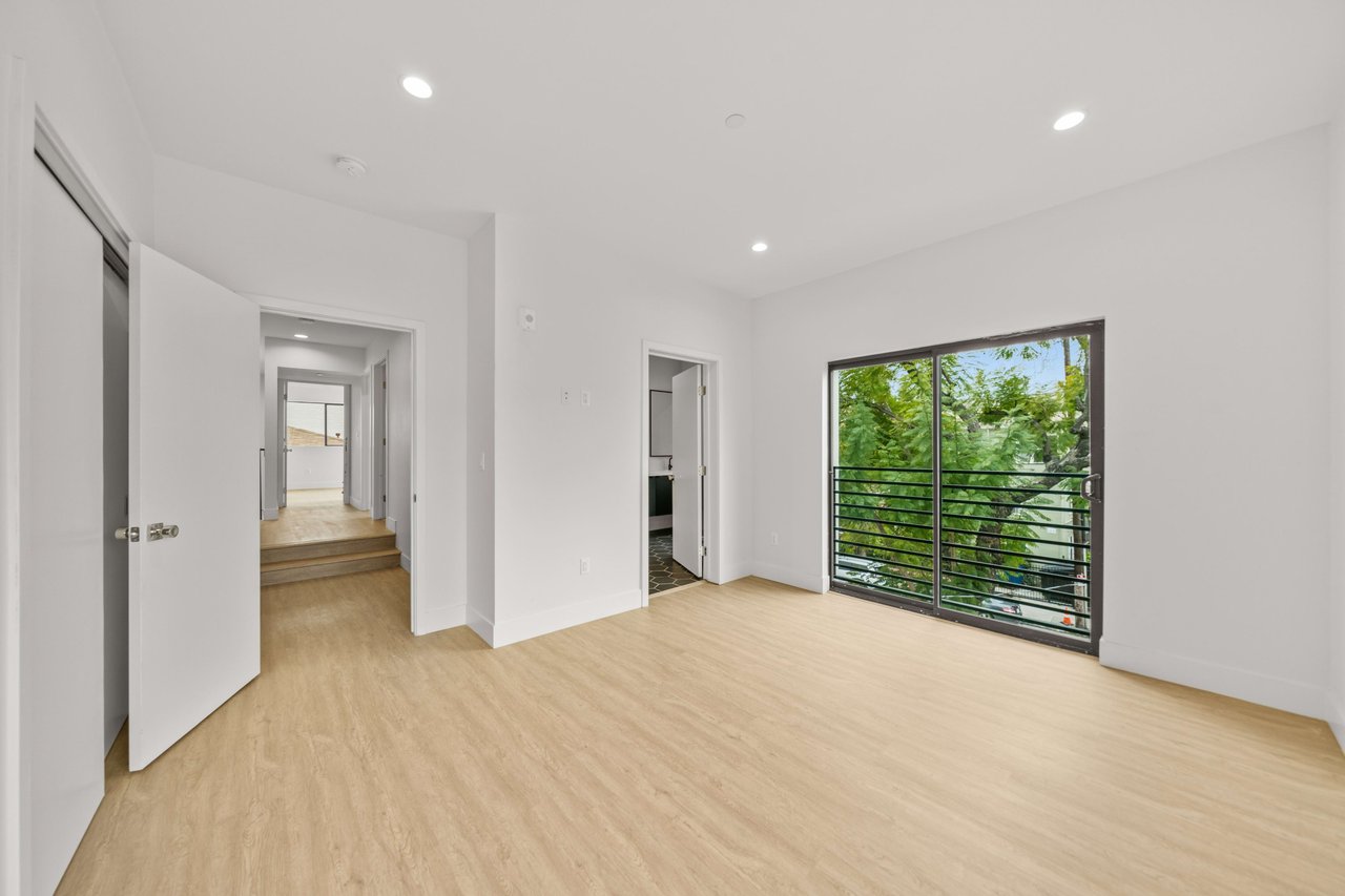 Hollywood Townhomes for Sale, 2 Units Remain