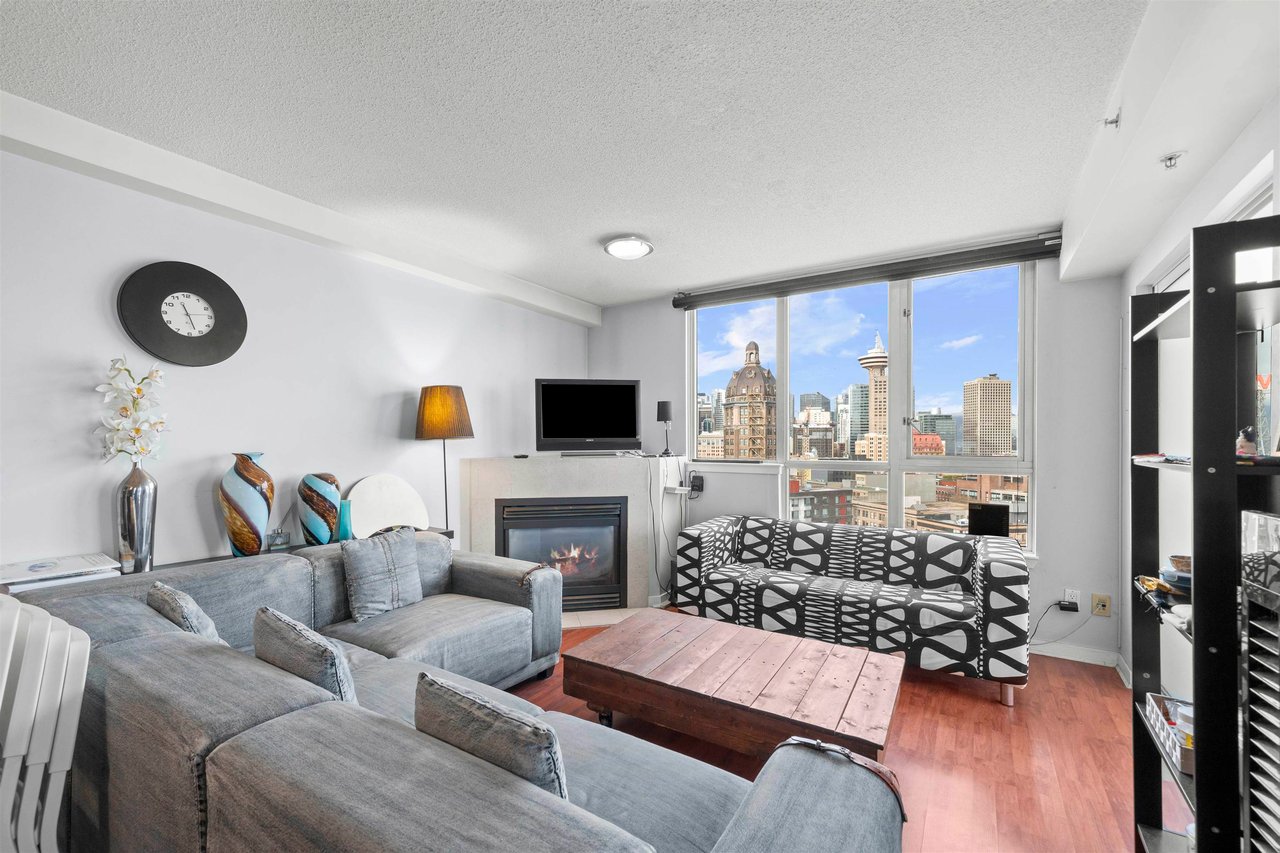 1905-63 Keefer Pl