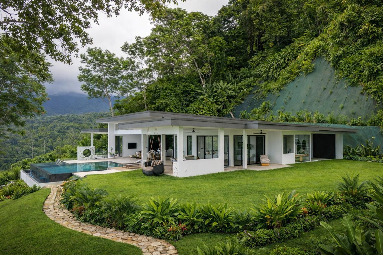 Private Solar Powered Ocean View Villa, Ojochal, Puntarenas