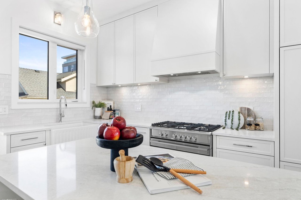 529 W 61st Ave