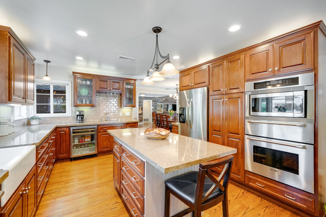 A Lil Bit O' Country in Shadow Hills * SOLD at full price