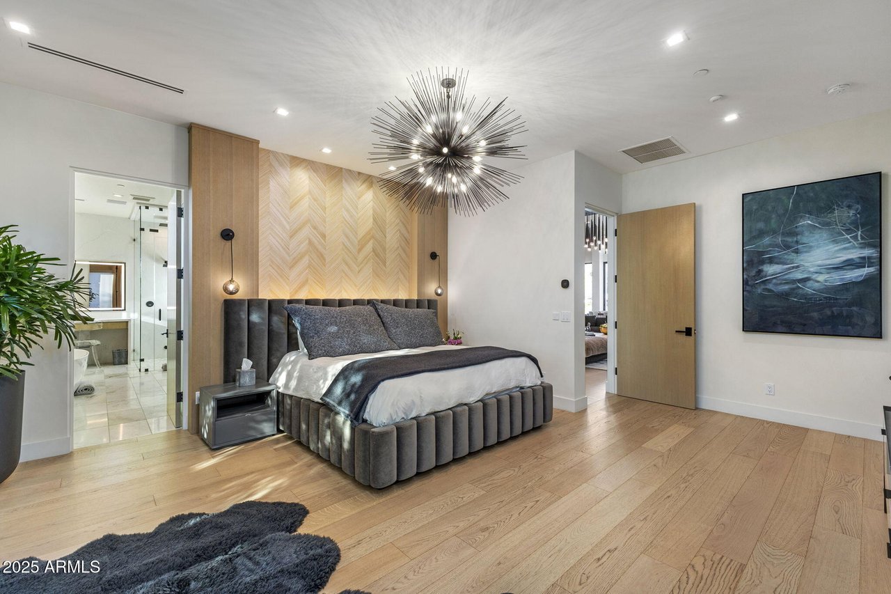 5441 E Via Buena Vista
