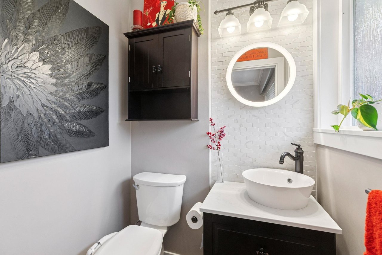 1501 Marine Cres