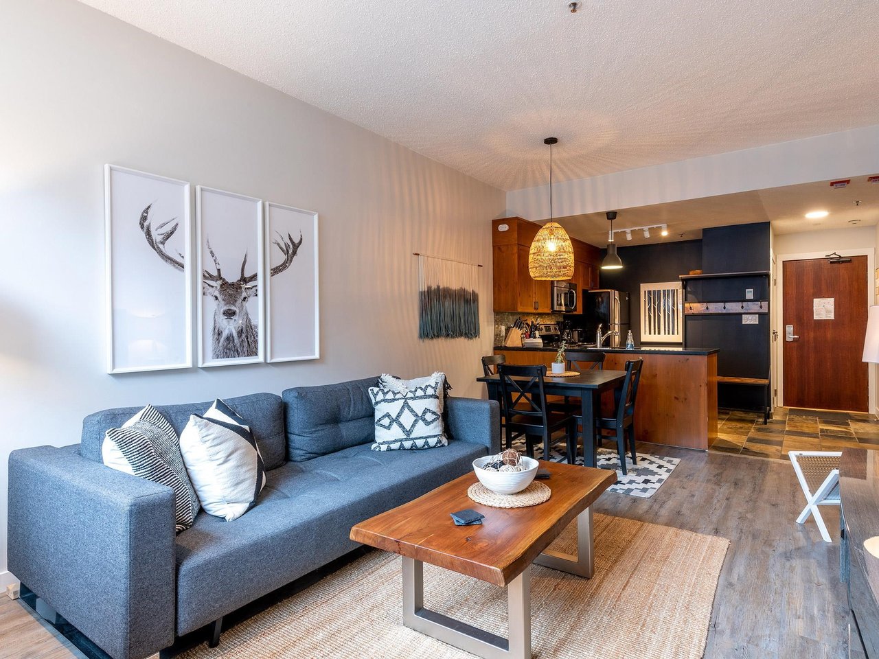 104-4573 Chateau Blvd