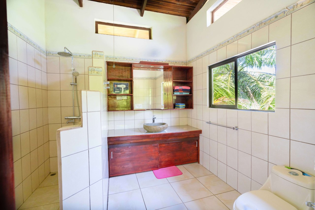 Excellent Rental Home in Gated Property Near Bandera Beach in Parrita 