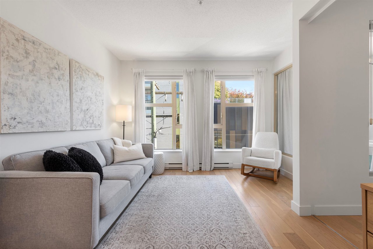 312-205 E 10th Ave