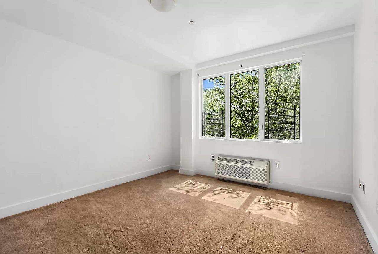 2155 Daly Ave, #4A