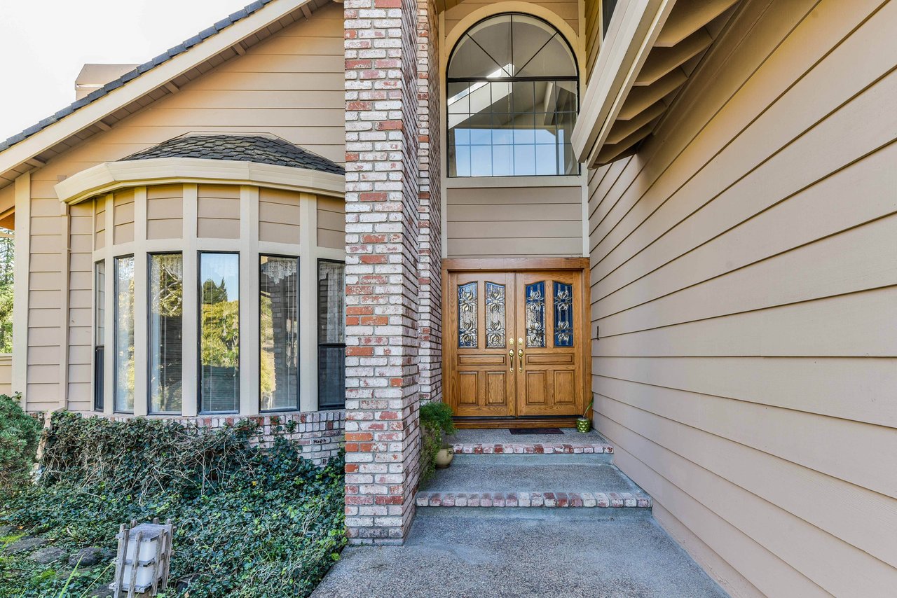 Fantastic Opportunity to buy in Alamo!