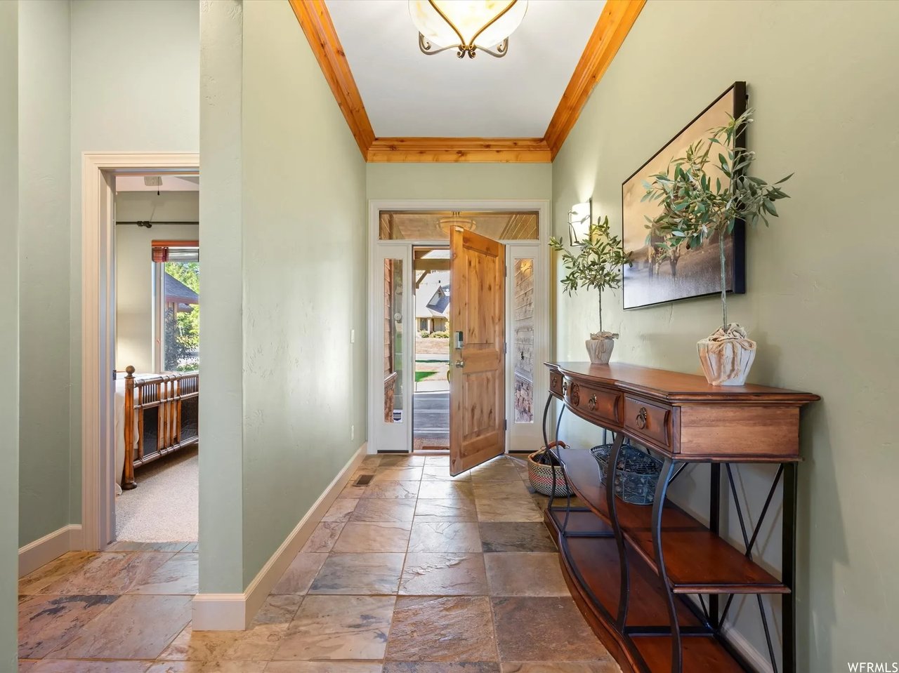5823 E Elkhorn Dr