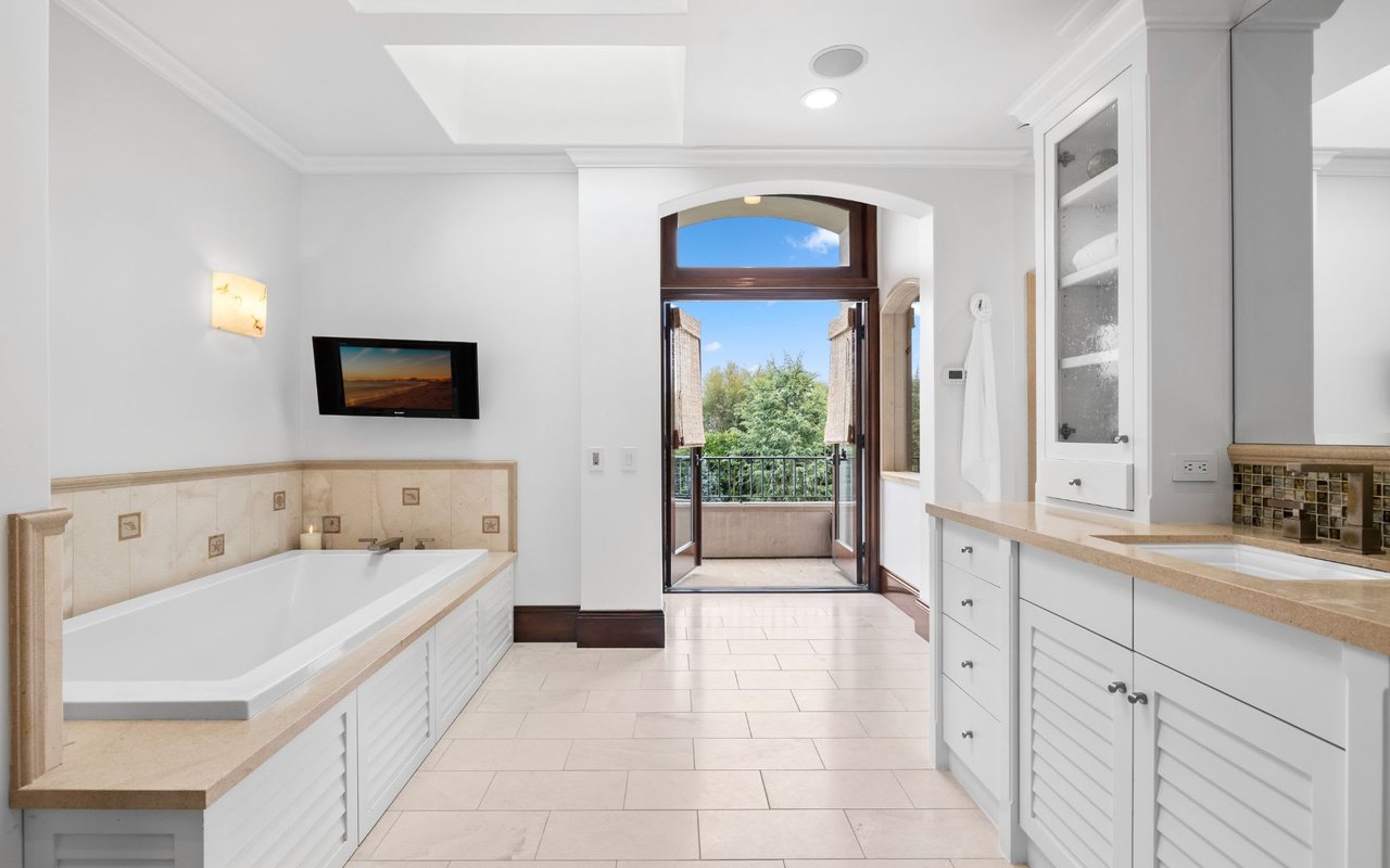 1218 Sand Key