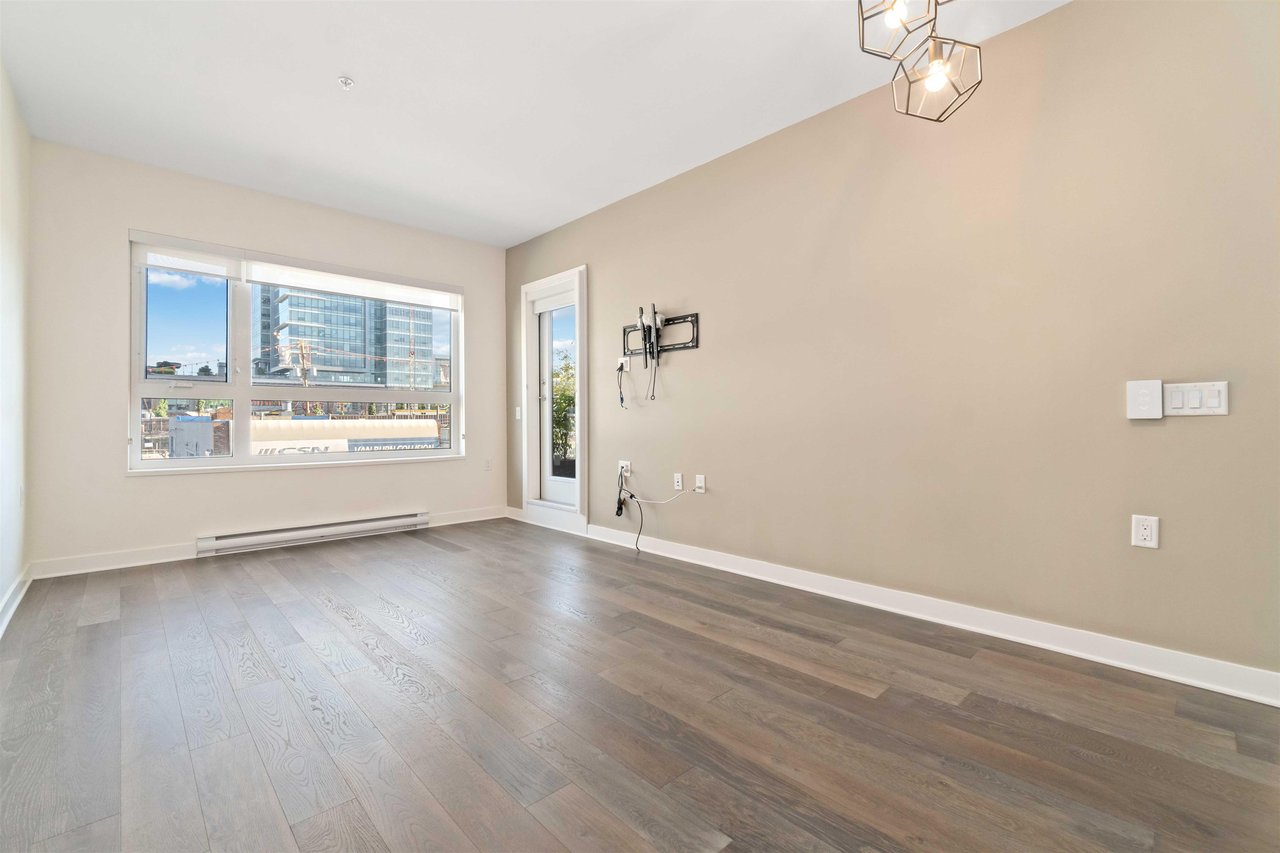 201-4468 Dawson St