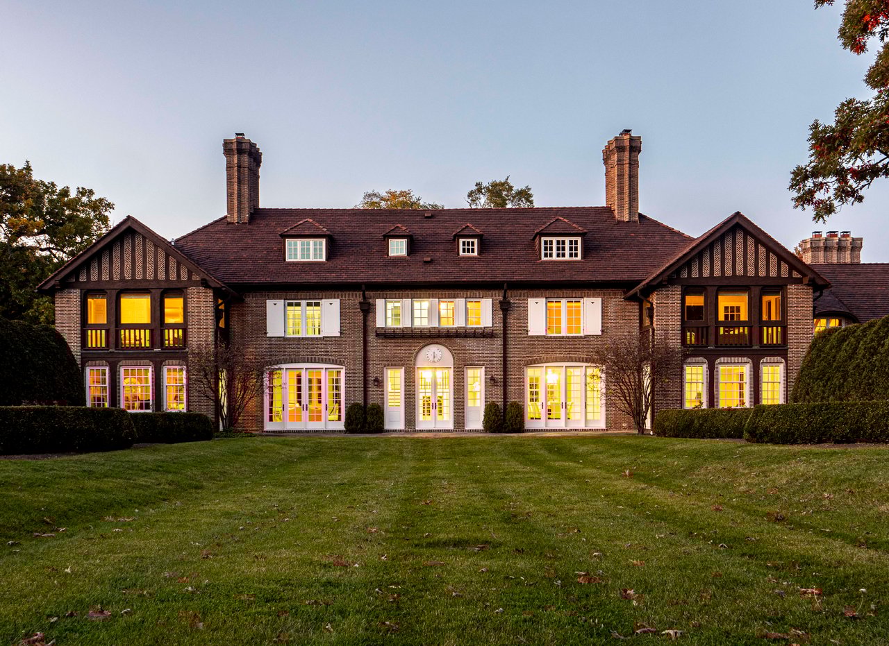 Buying & Selling Historic Estate Homes in Lake Forest