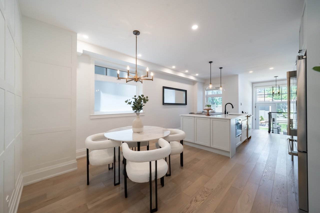 38 Richard Ave 
