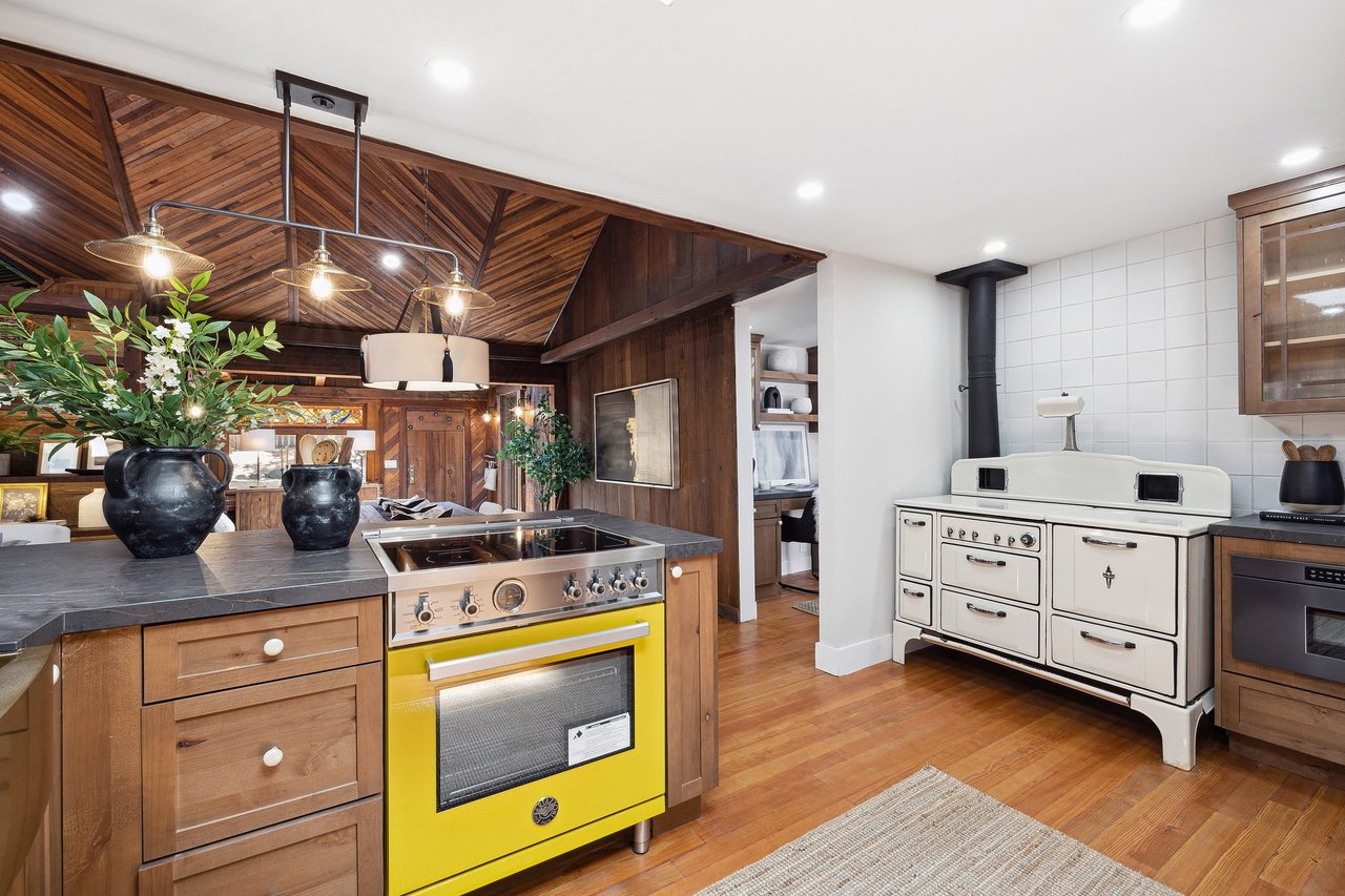 221 Redwood Drive