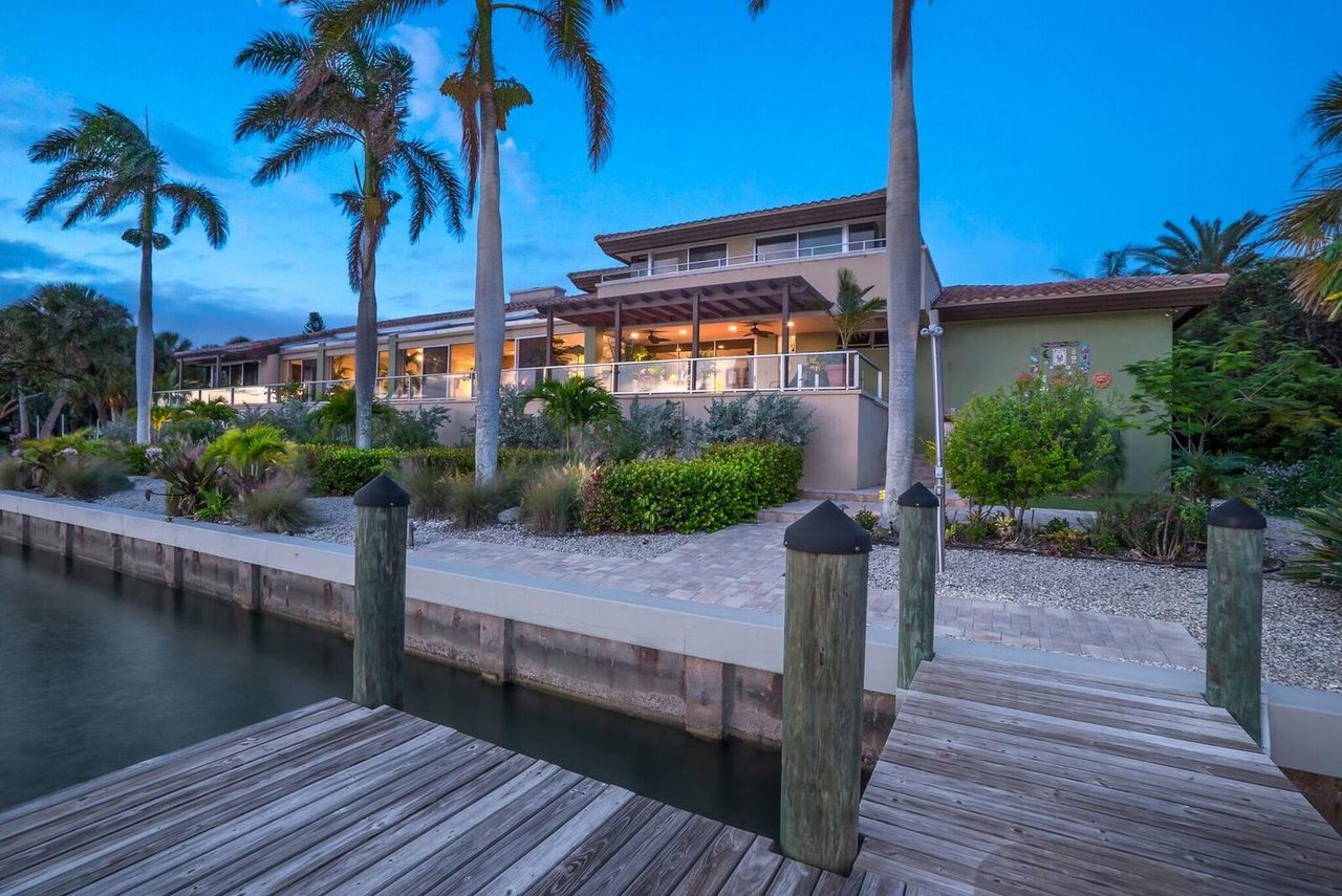 682 Mourning Dove Dr