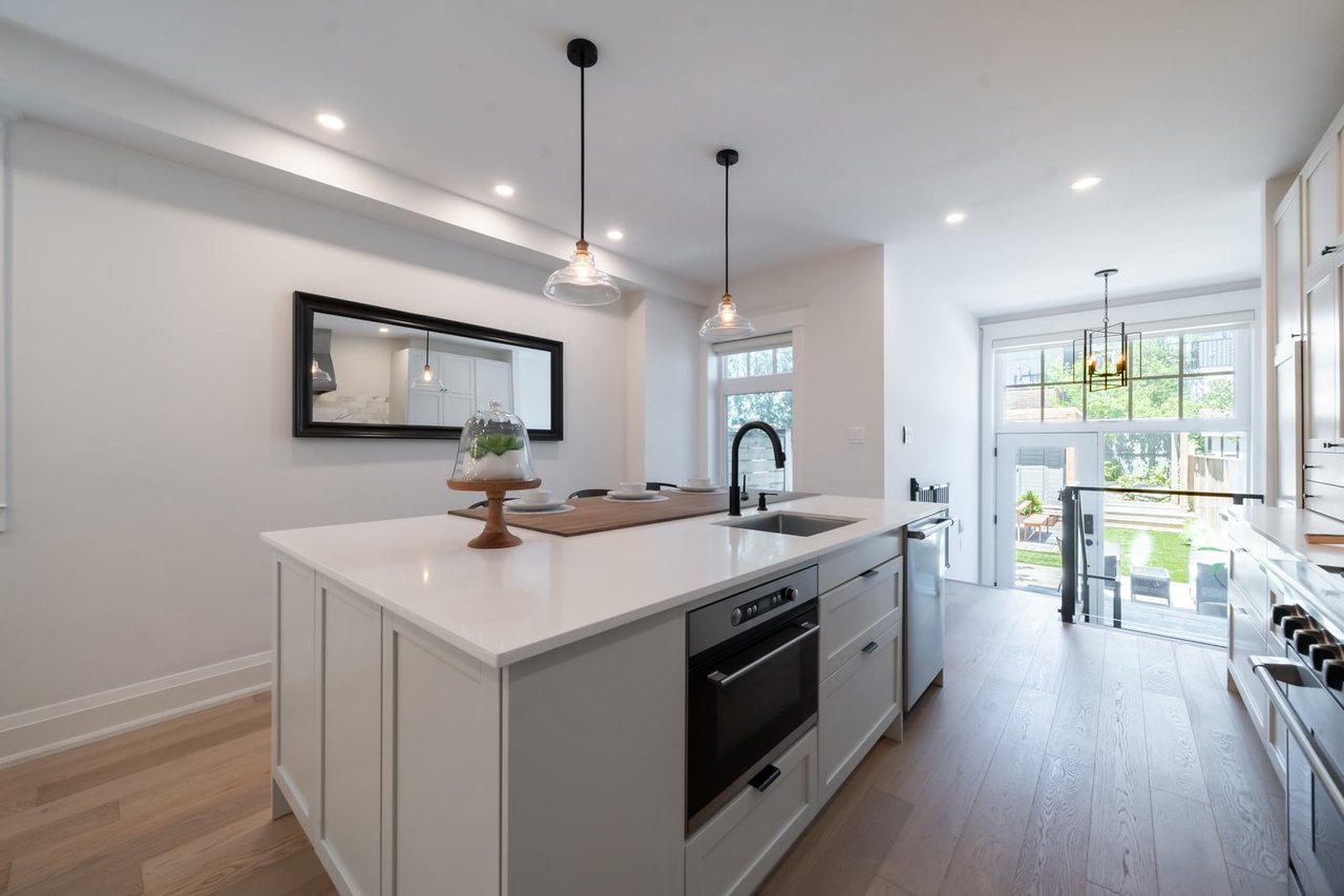 38 Richard Ave 
