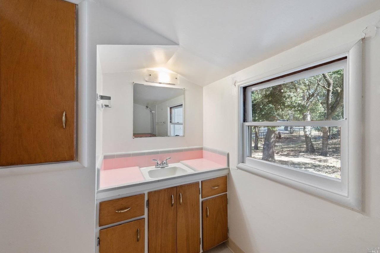 3295 Linwood Ave