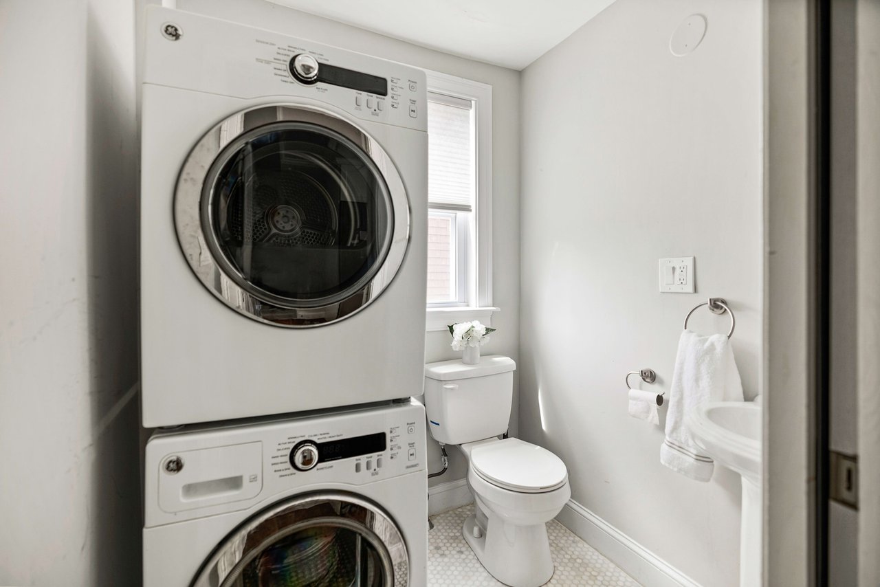 25 Granfield Ave Unit: 2