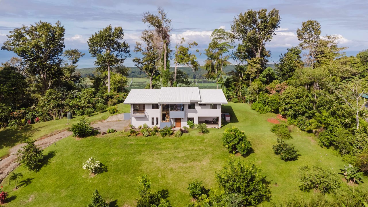 Casa Turi-Uha Panoramic White Water Ocean View Estate
