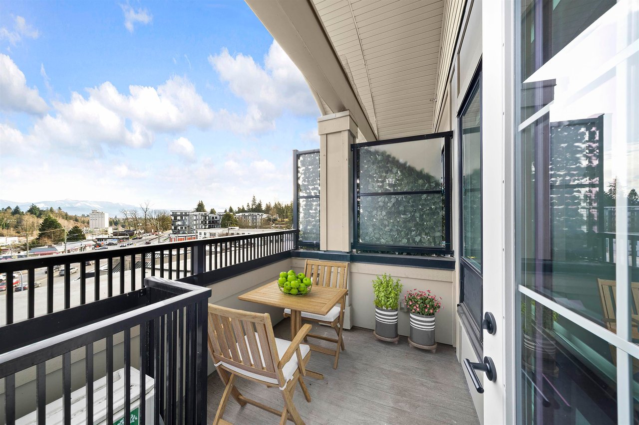 503-2493 Montrose Ave