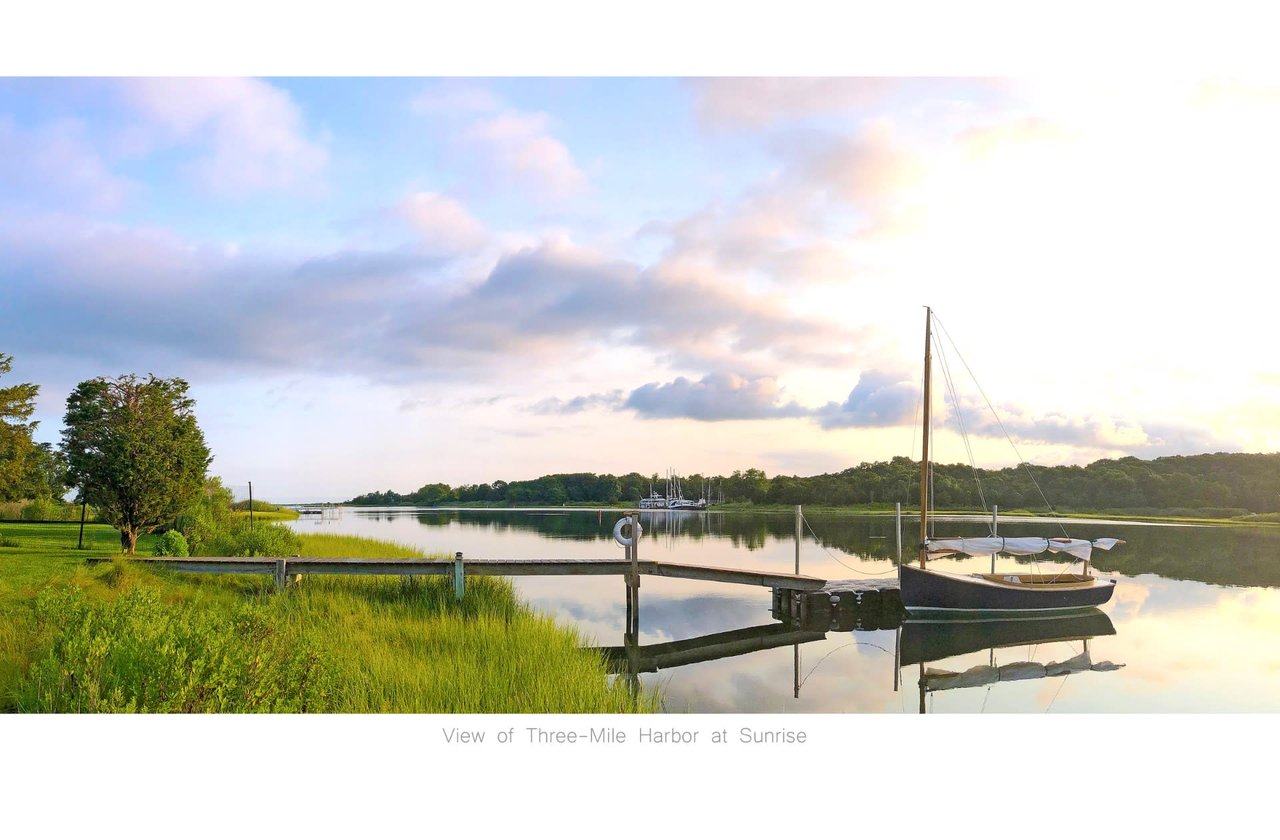 Modern Waterfront with Dock in East Hampton 