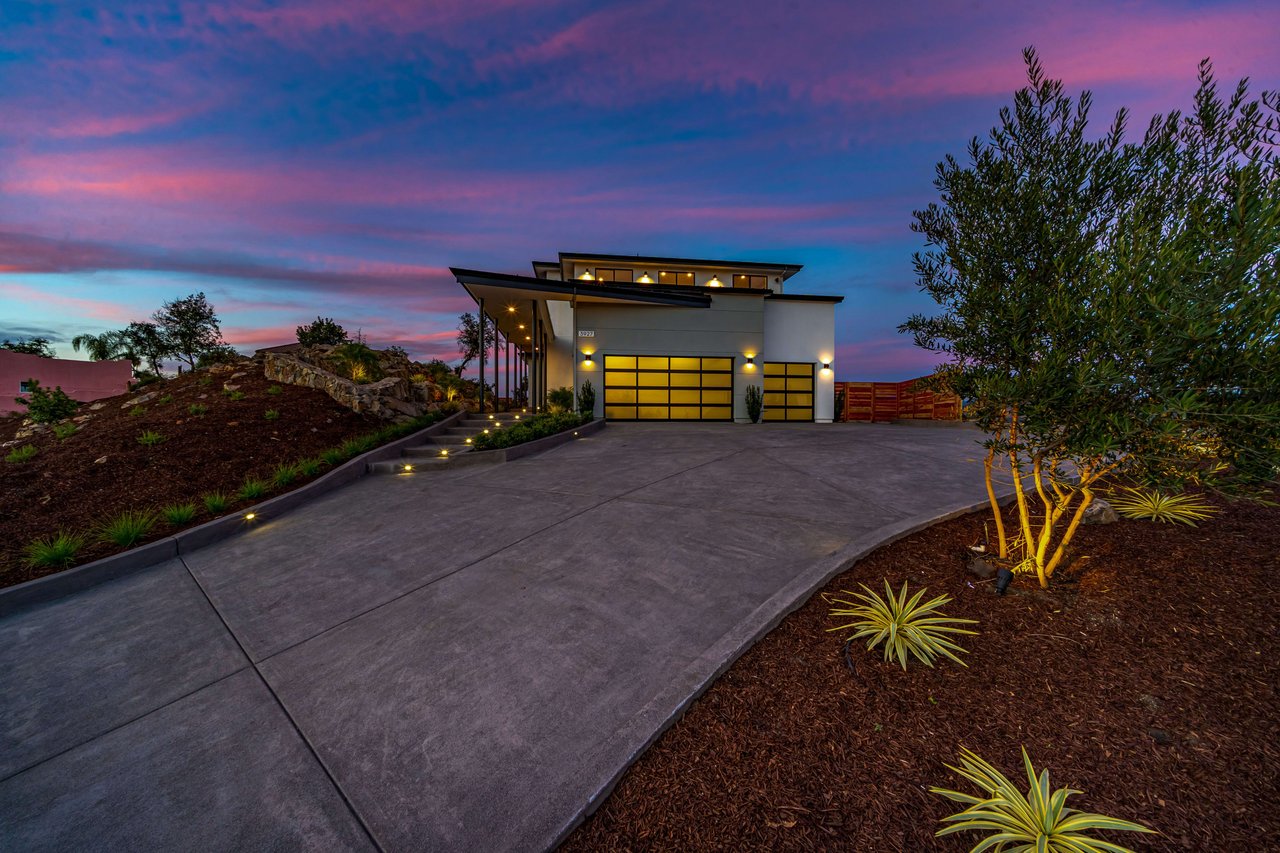 3927 Rincon Ridge Drive