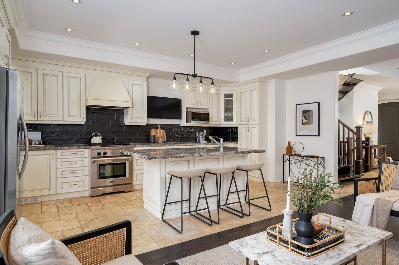 3 Hunt Club Dr