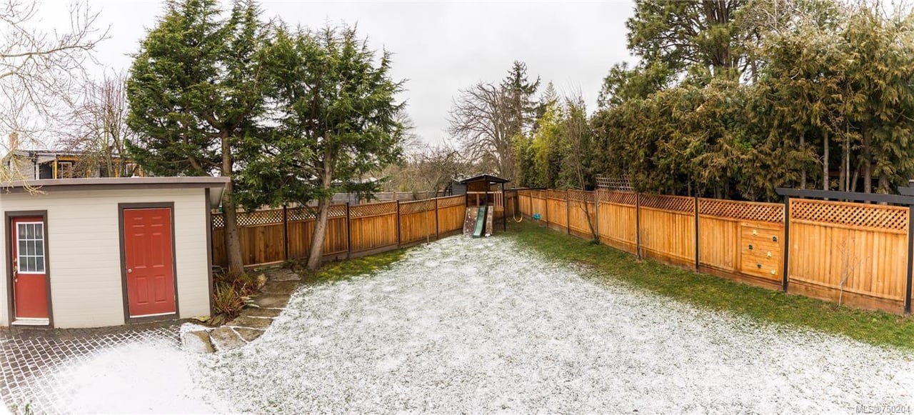 3910 Ansell Rd, Saanich