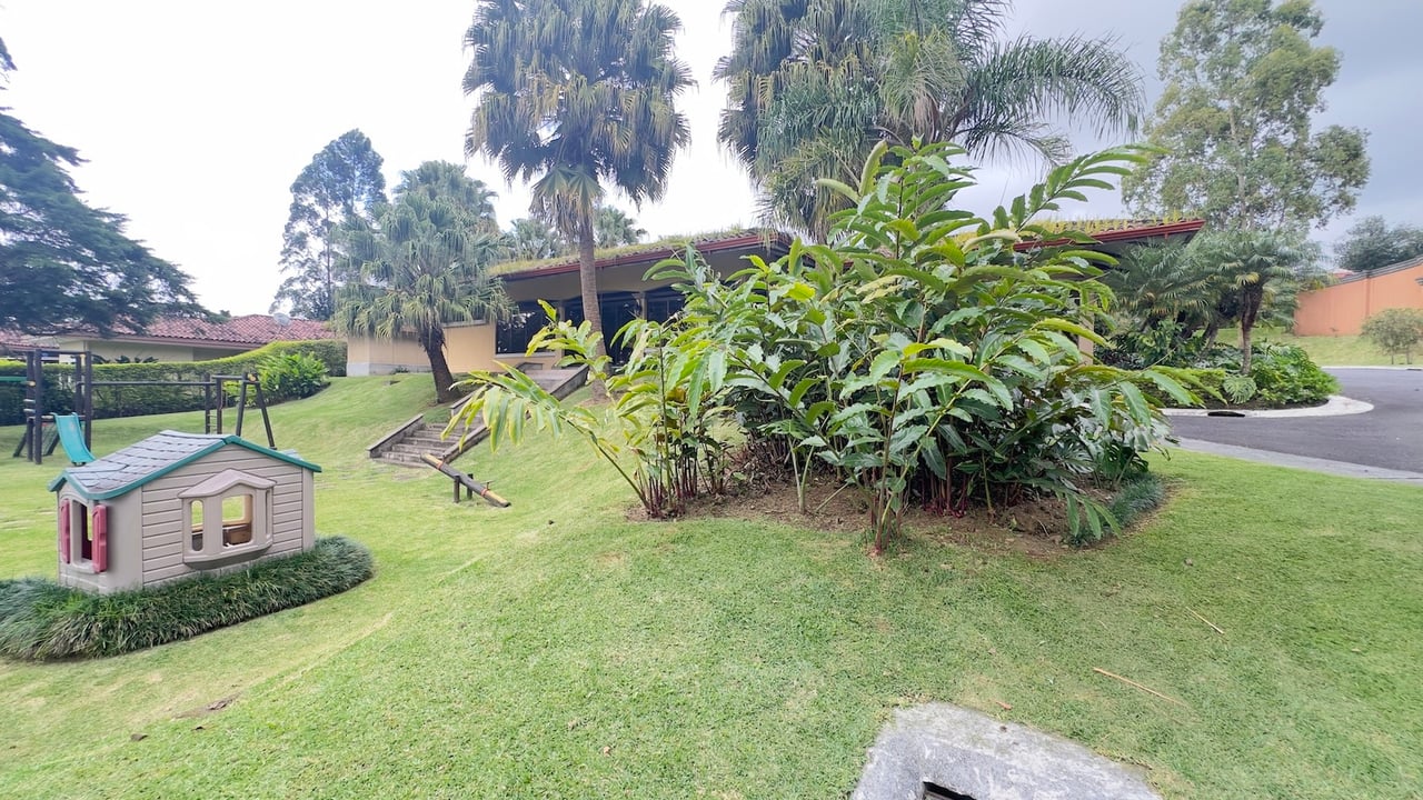 Colonial Gated Community Estate, Curridabat, San Jose