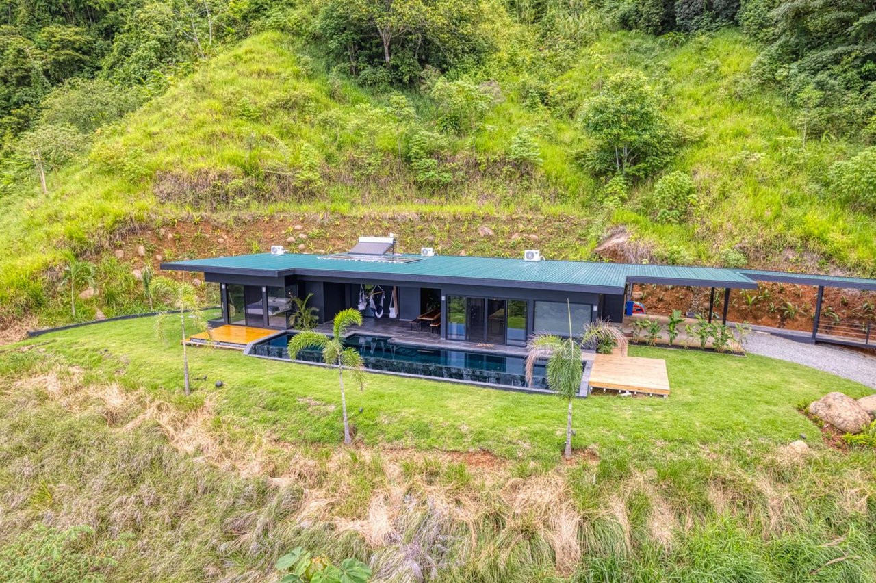 3 Bedroom Ocean View Estate