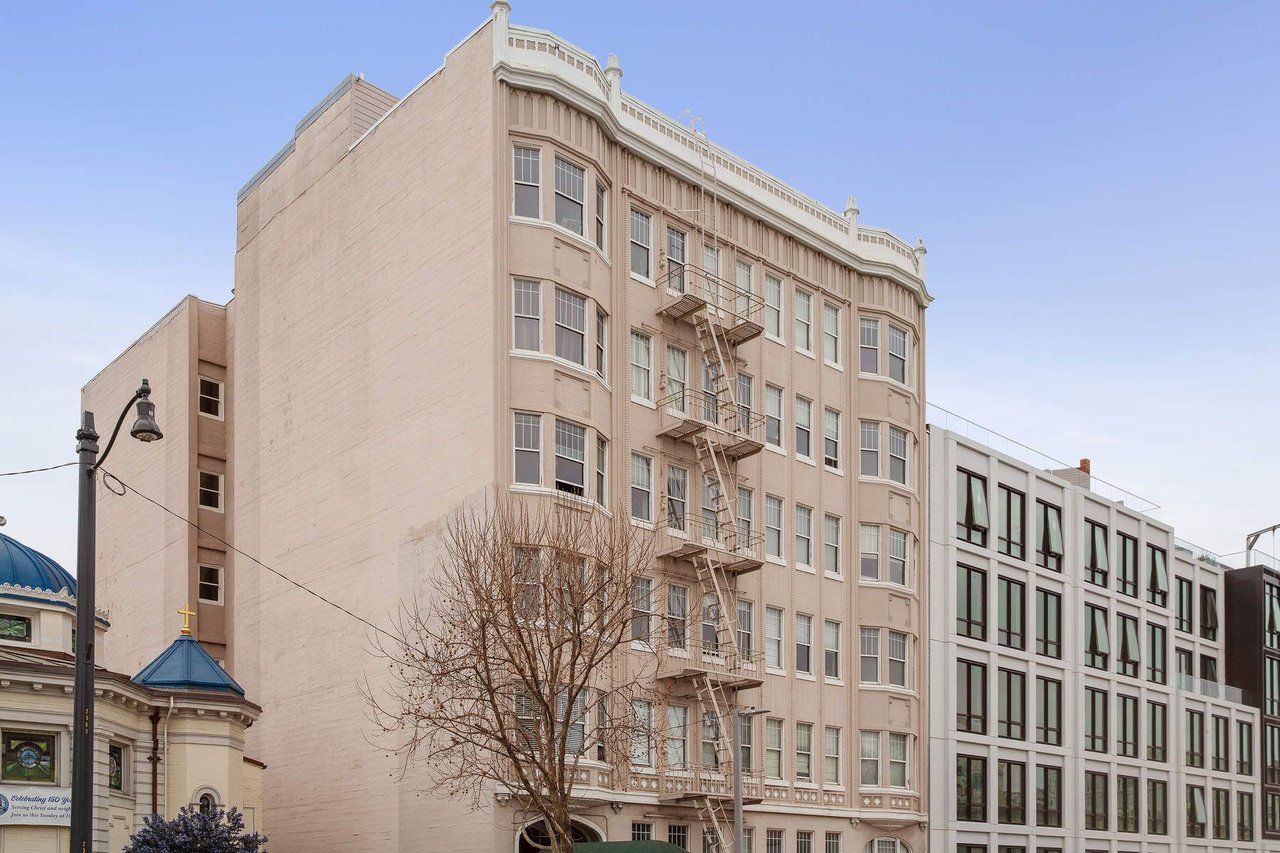 Cow Hollow Studio with Brilliant Views