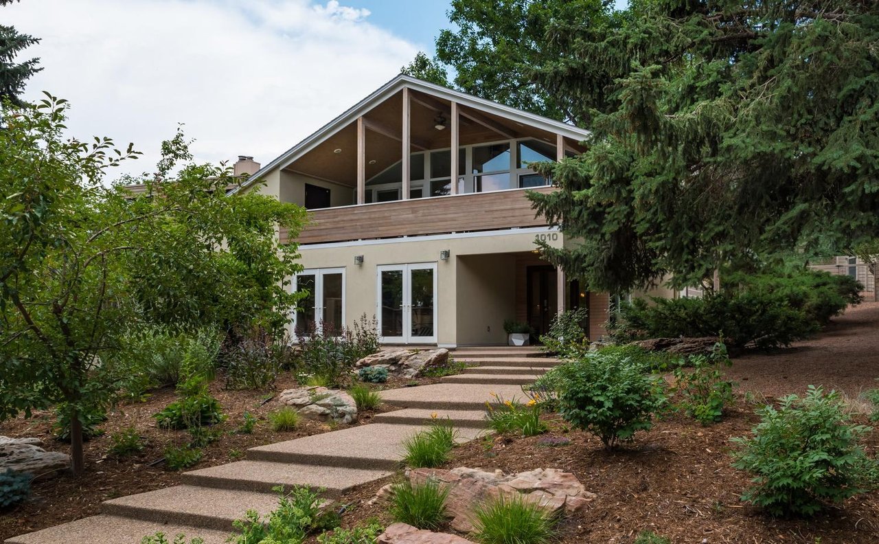 1010 Rosehill Dr