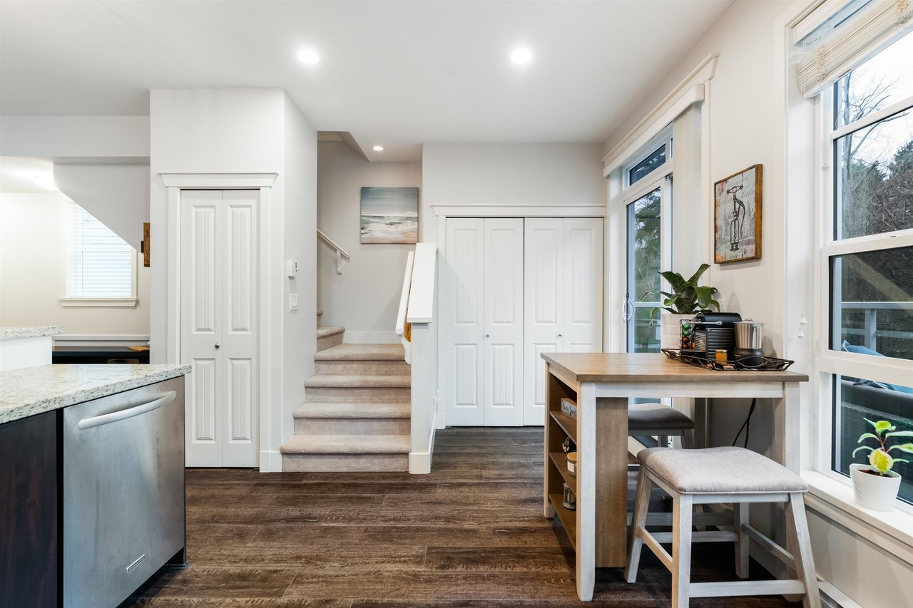46-15405 31 Ave