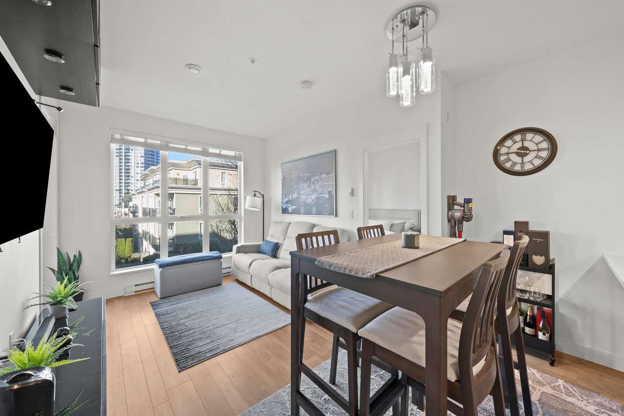 211-750 Dogwood St