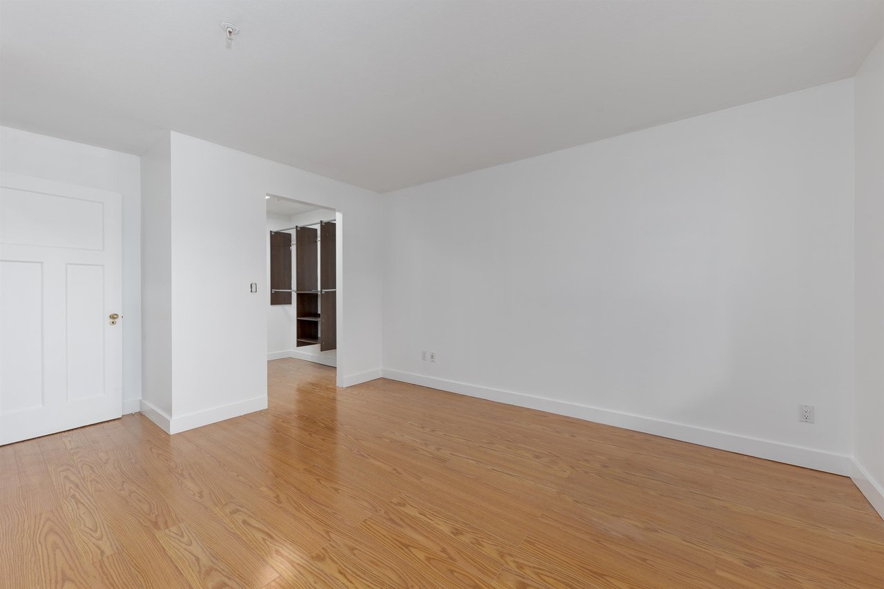 105-1460 Pemberton Ave